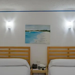 3* Hotel Sotavento & Yacht Club
